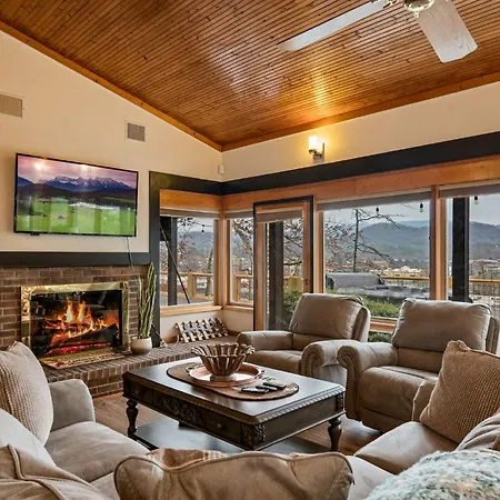 Lux,Hottub,Game Room,Central Location,Mountain View